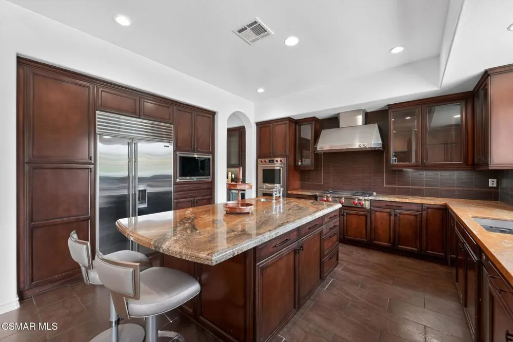 9651 Sagebrush Avenue Chatsworth, CA 91311