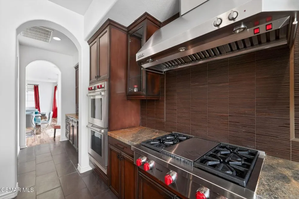 9651 Sagebrush Avenue Chatsworth, CA 91311