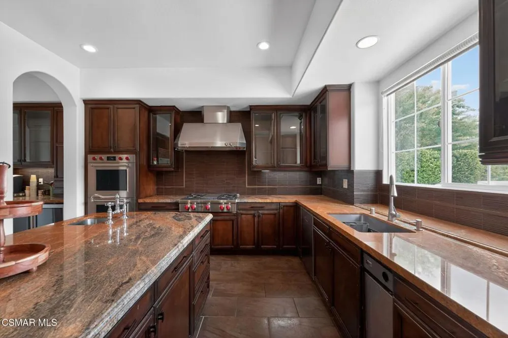 9651 Sagebrush Avenue Chatsworth, CA 91311