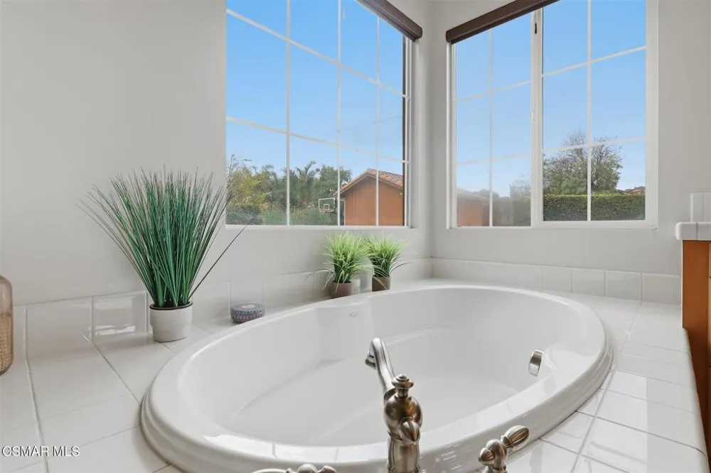 9651 Sagebrush Avenue Chatsworth, CA 91311