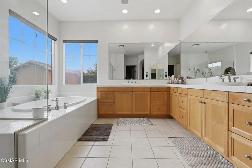 9651 Sagebrush Avenue Chatsworth, CA 91311