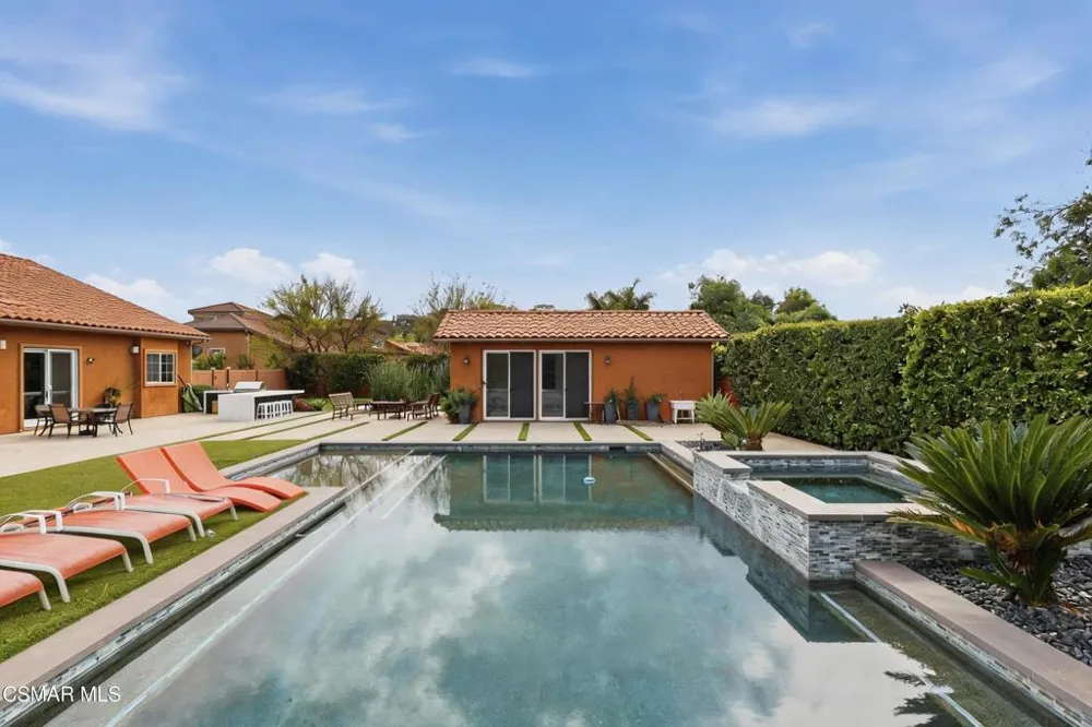 9651 Sagebrush Avenue Chatsworth, CA 91311
