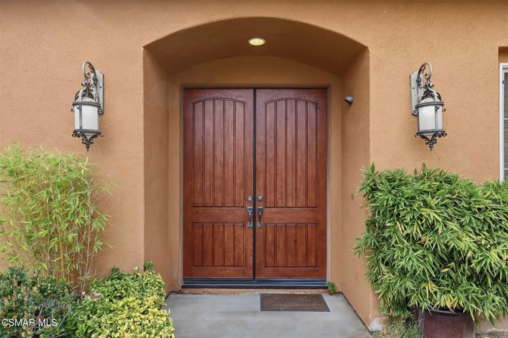 9651 Sagebrush Avenue Chatsworth, CA 91311