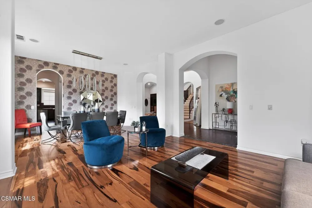 9651 Sagebrush Avenue Chatsworth, CA 91311