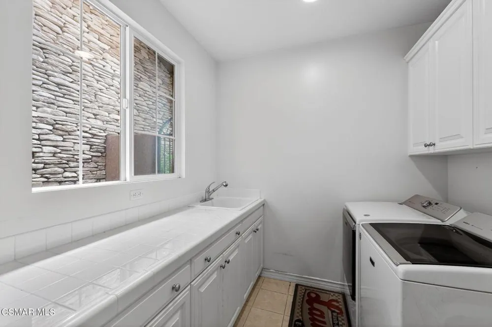 9651 Sagebrush Avenue Chatsworth, CA 91311