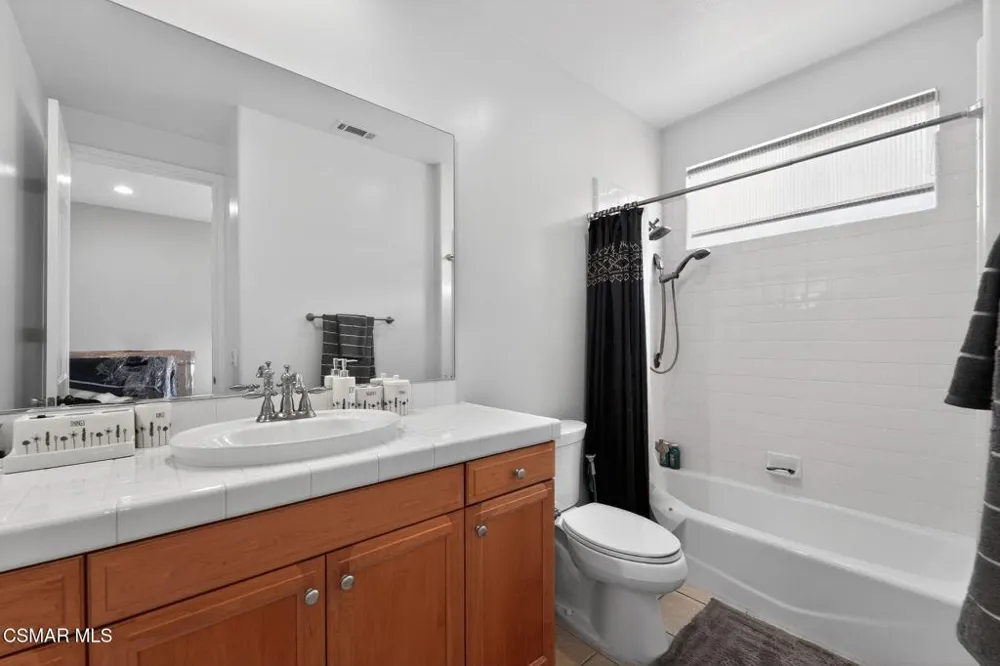 9651 Sagebrush Avenue Chatsworth, CA 91311