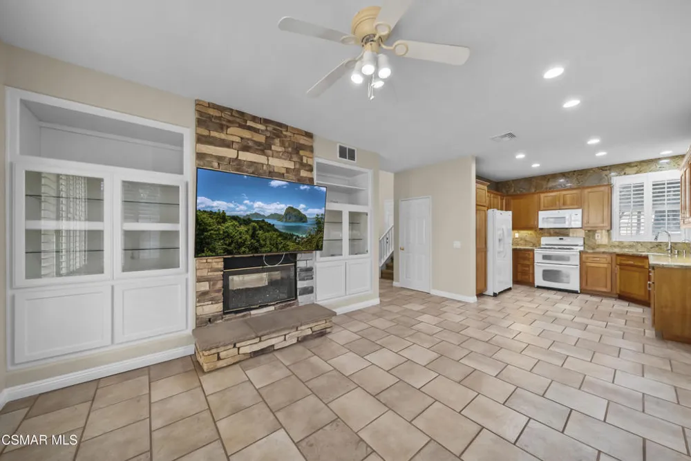 2503 Via Mantilla Camarillo, CA 93010