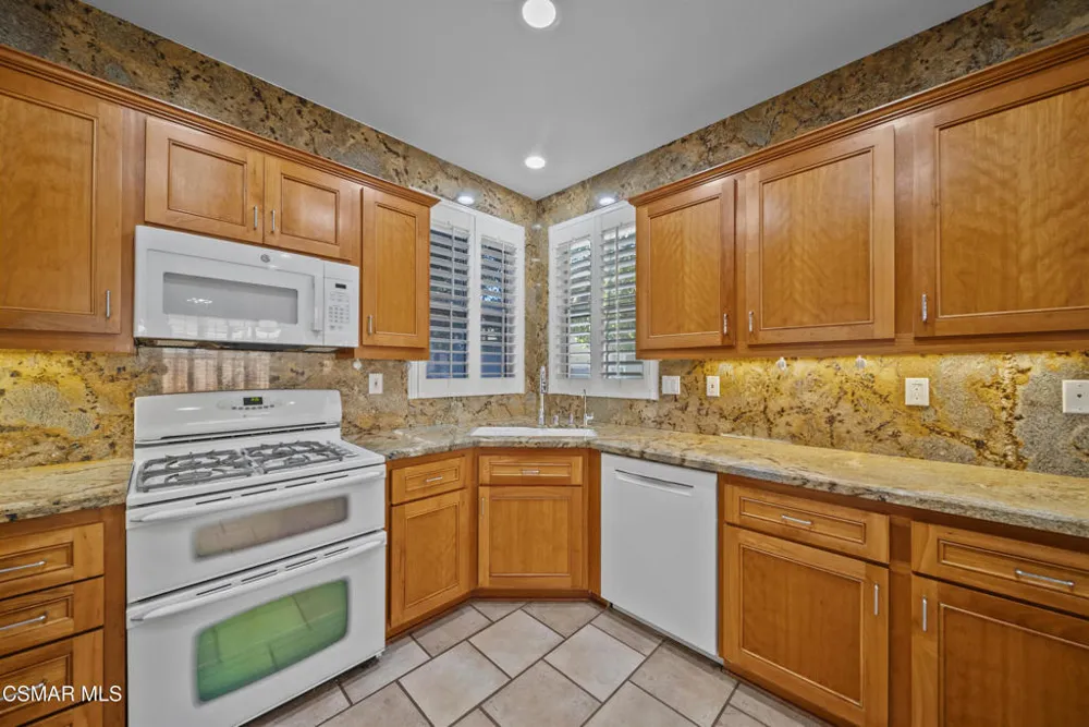 2503 Via Mantilla Camarillo, CA 93010