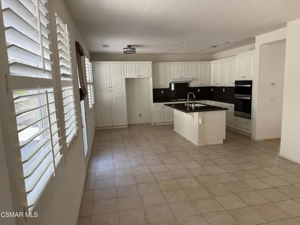 600 Clearwater Creek Drive Newbury Park, CA 91320