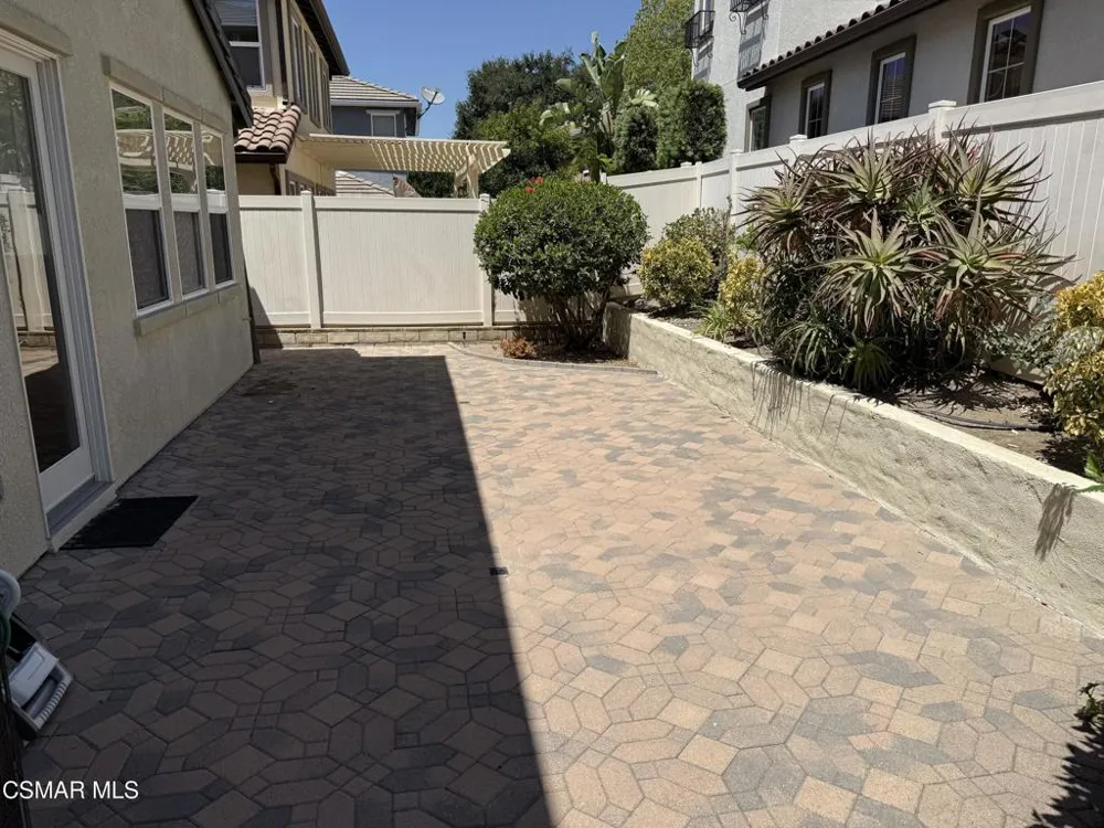 600 Clearwater Creek Drive Newbury Park, CA 91320