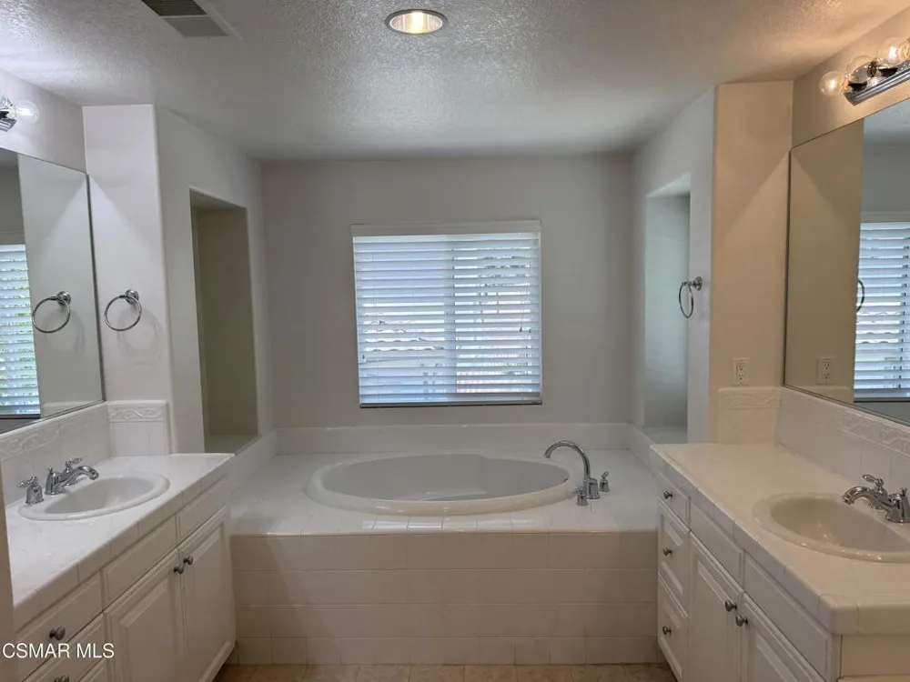600 Clearwater Creek Drive Newbury Park, CA 91320