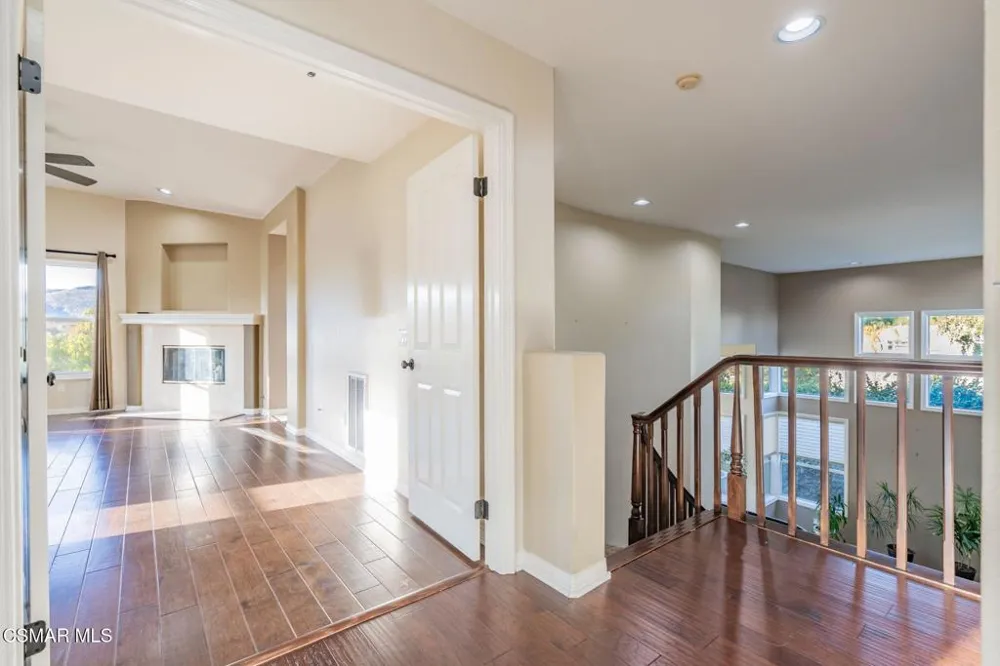 713 Twillin Court Simi Valley, CA 93065