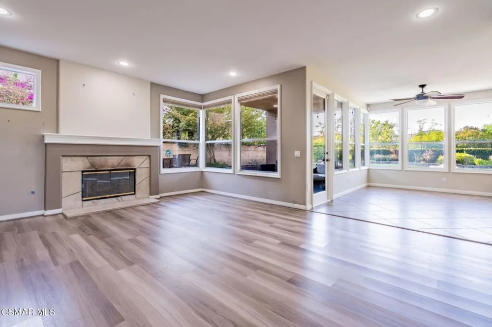713 Twillin Court Simi Valley, CA 93065