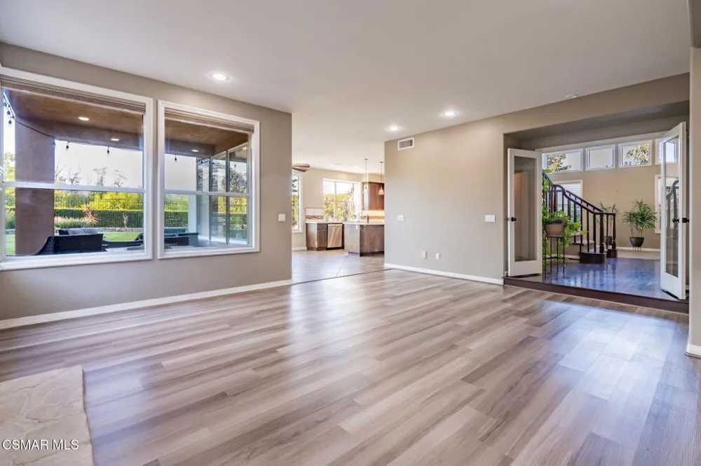 713 Twillin Court Simi Valley, CA 93065