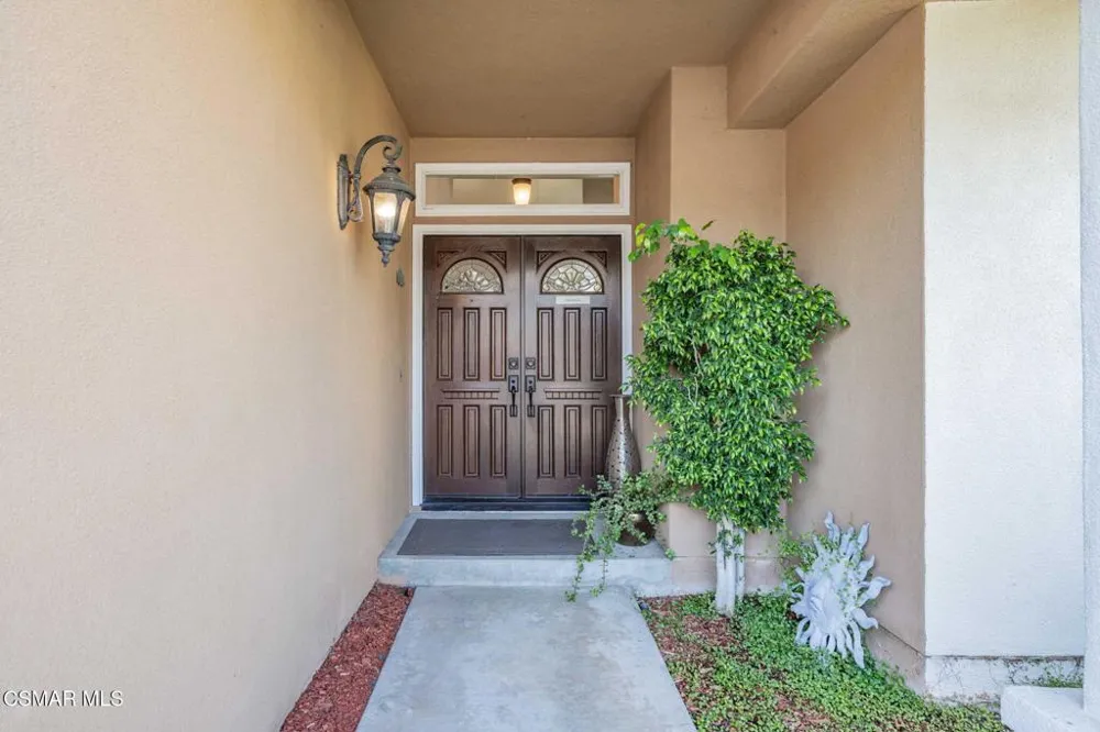 713 Twillin Court Simi Valley, CA 93065