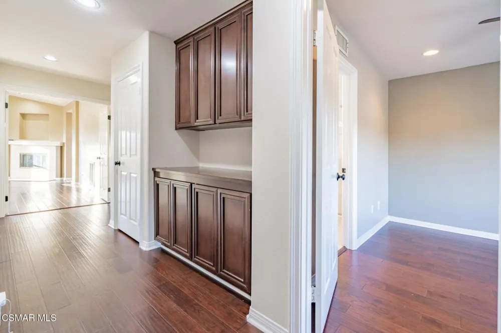 713 Twillin Court Simi Valley, CA 93065