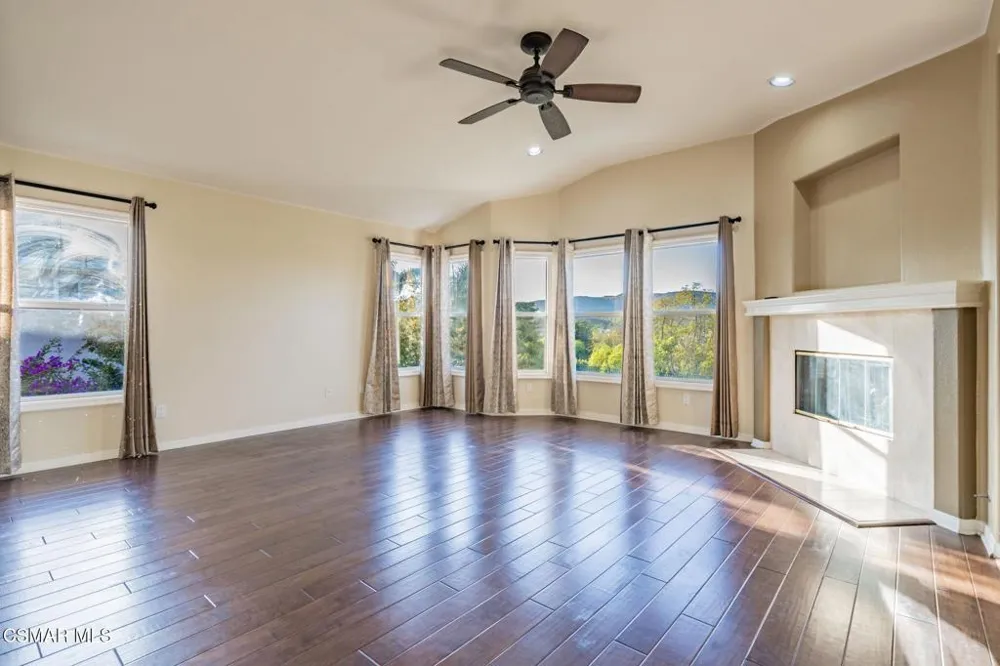 713 Twillin Court Simi Valley, CA 93065