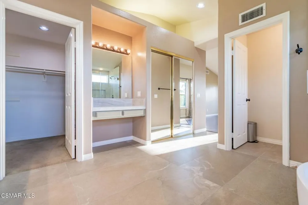 713 Twillin Court Simi Valley, CA 93065