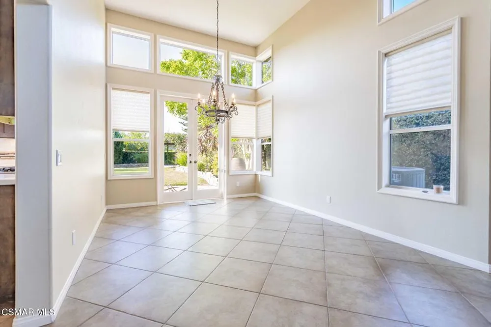 713 Twillin Court Simi Valley, CA 93065