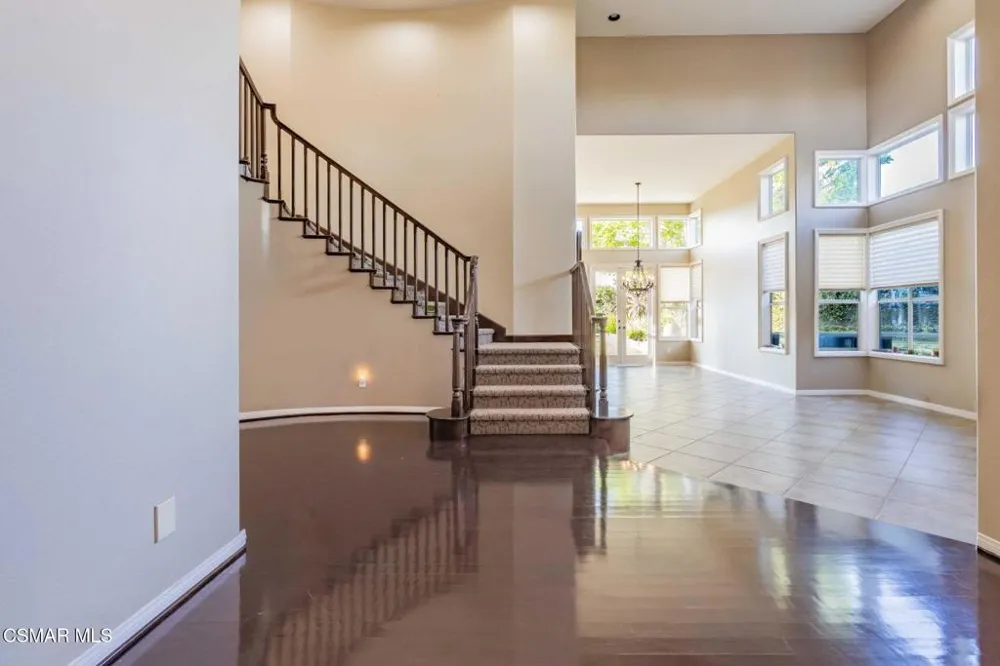 713 Twillin Court Simi Valley, CA 93065