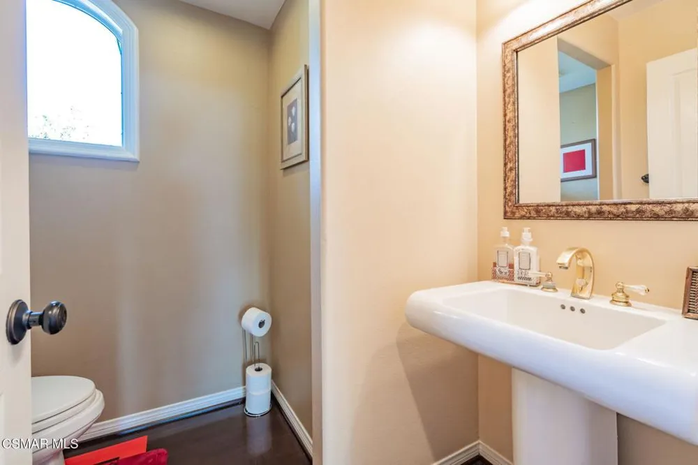 713 Twillin Court Simi Valley, CA 93065