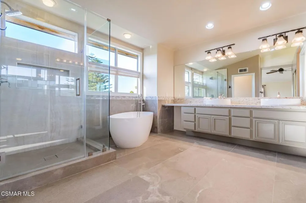 713 Twillin Court Simi Valley, CA 93065