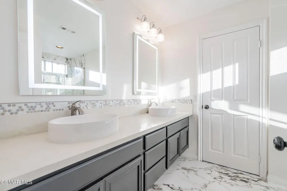 713 Twillin Court Simi Valley, CA 93065