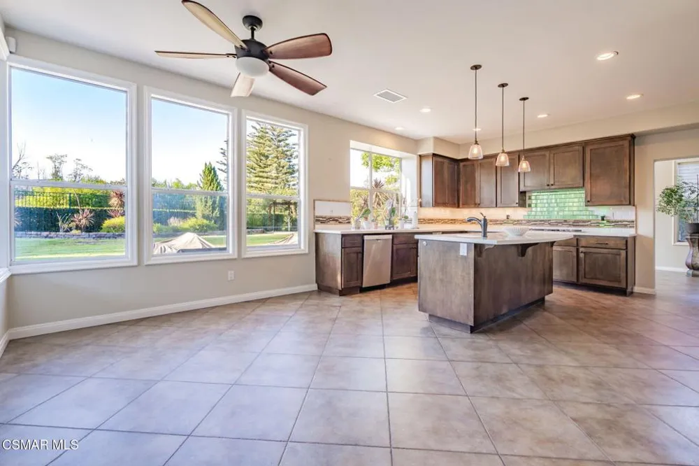 713 Twillin Court Simi Valley, CA 93065
