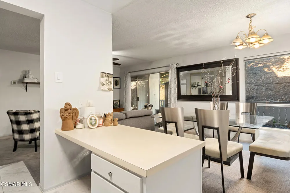 327 Chestnut Hill Court #11 Thousand Oaks, CA 91360