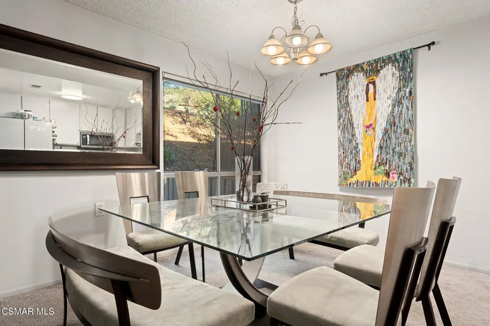 327 Chestnut Hill Court #11 Thousand Oaks, CA 91360