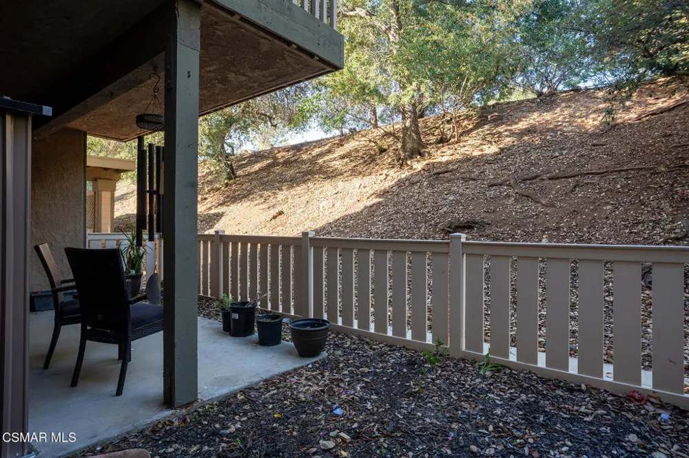 327 Chestnut Hill Court #11 Thousand Oaks, CA 91360