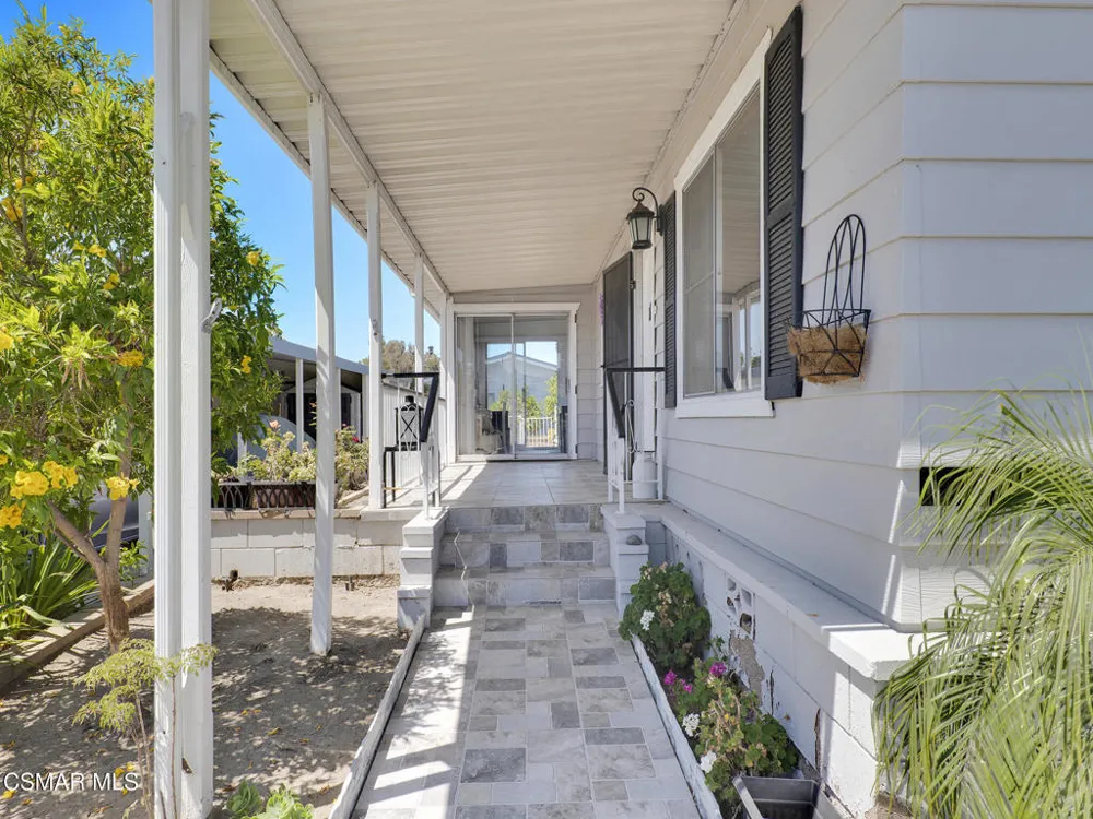 92 Poinsettia Gardens Drive Ventura, CA 93004