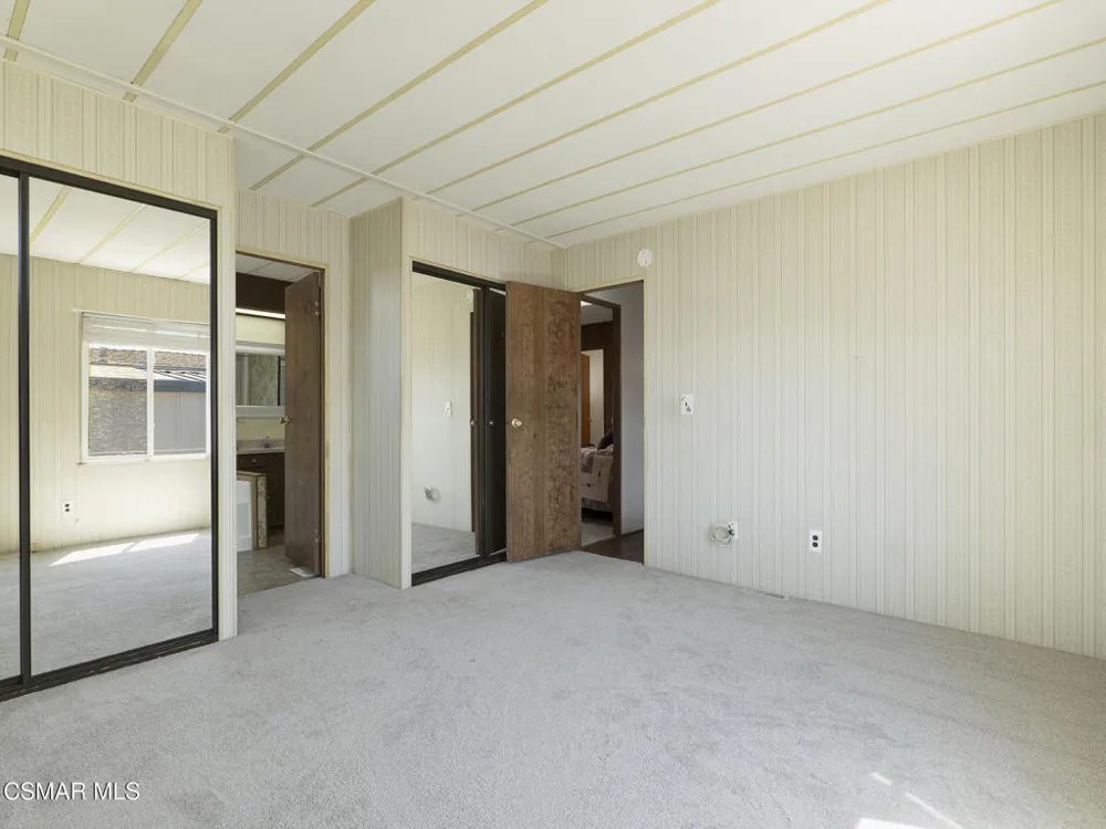 92 Poinsettia Gardens Drive Ventura, CA 93004