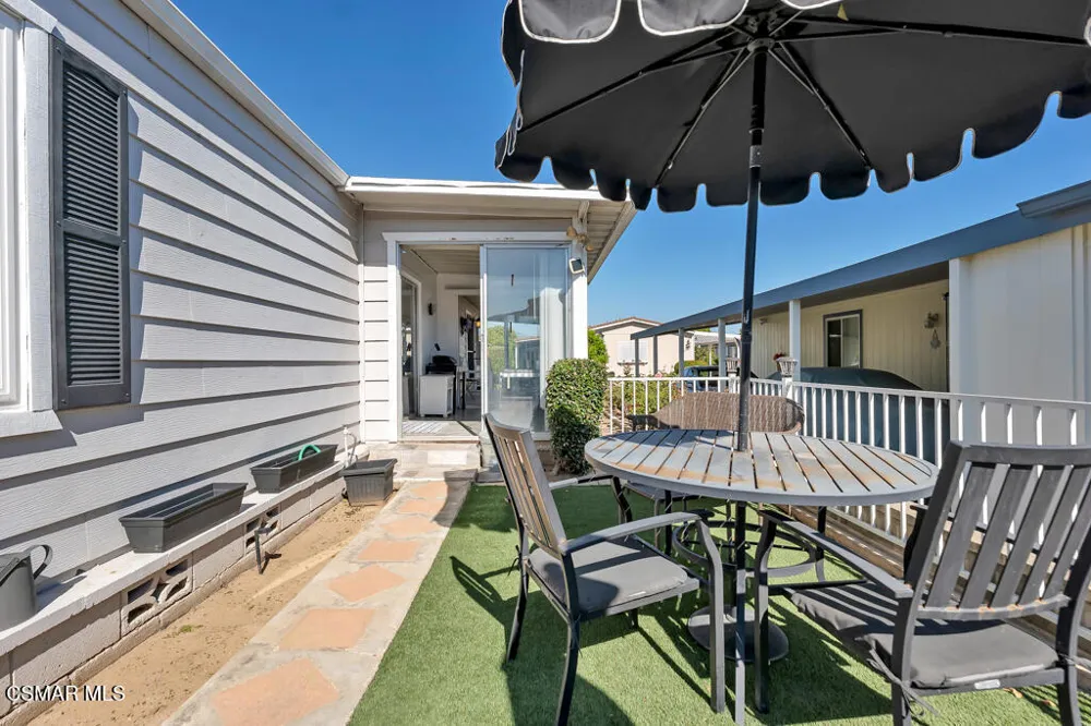 92 Poinsettia Gardens Drive Ventura, CA 93004