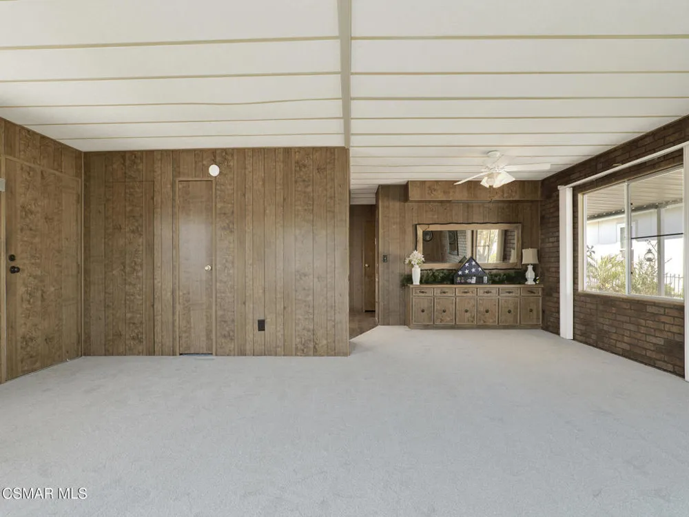 92 Poinsettia Gardens Drive Ventura, CA 93004