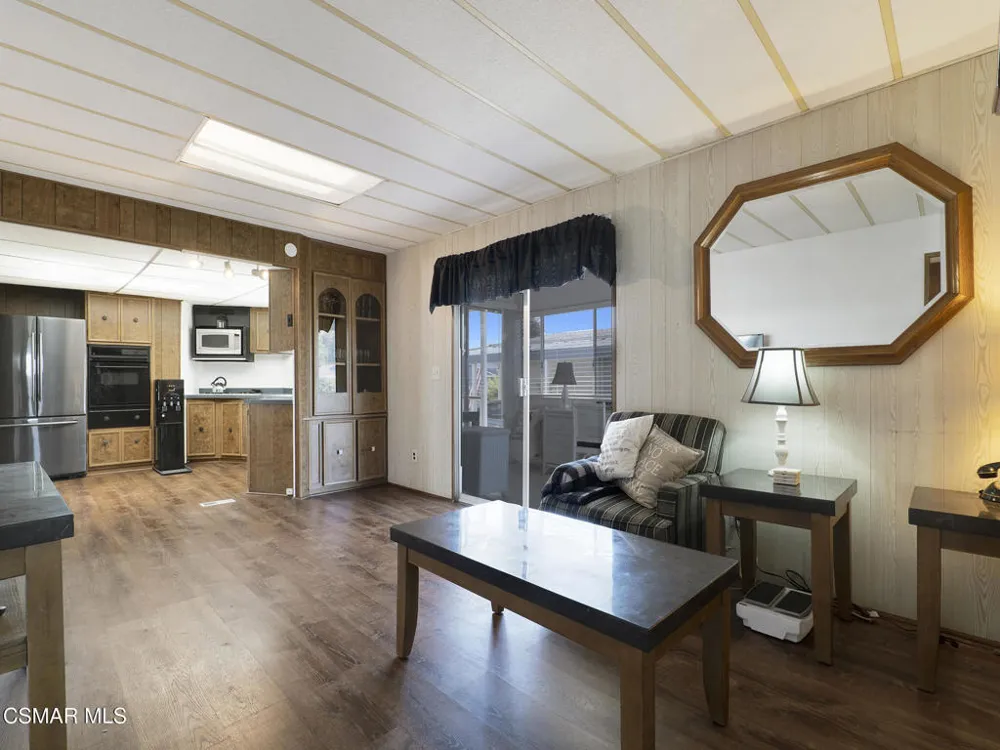 92 Poinsettia Gardens Drive Ventura, CA 93004