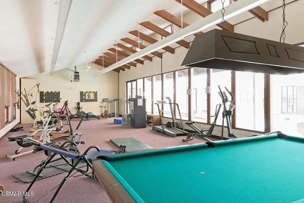 92 Poinsettia Gardens Drive Ventura, CA 93004