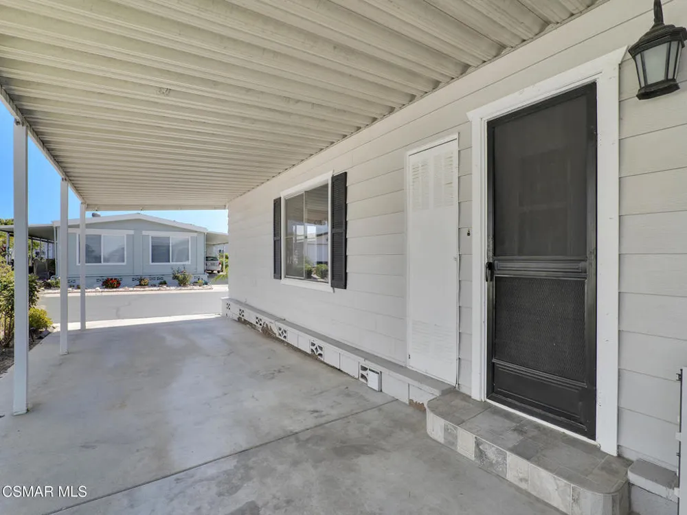 92 Poinsettia Gardens Drive Ventura, CA 93004
