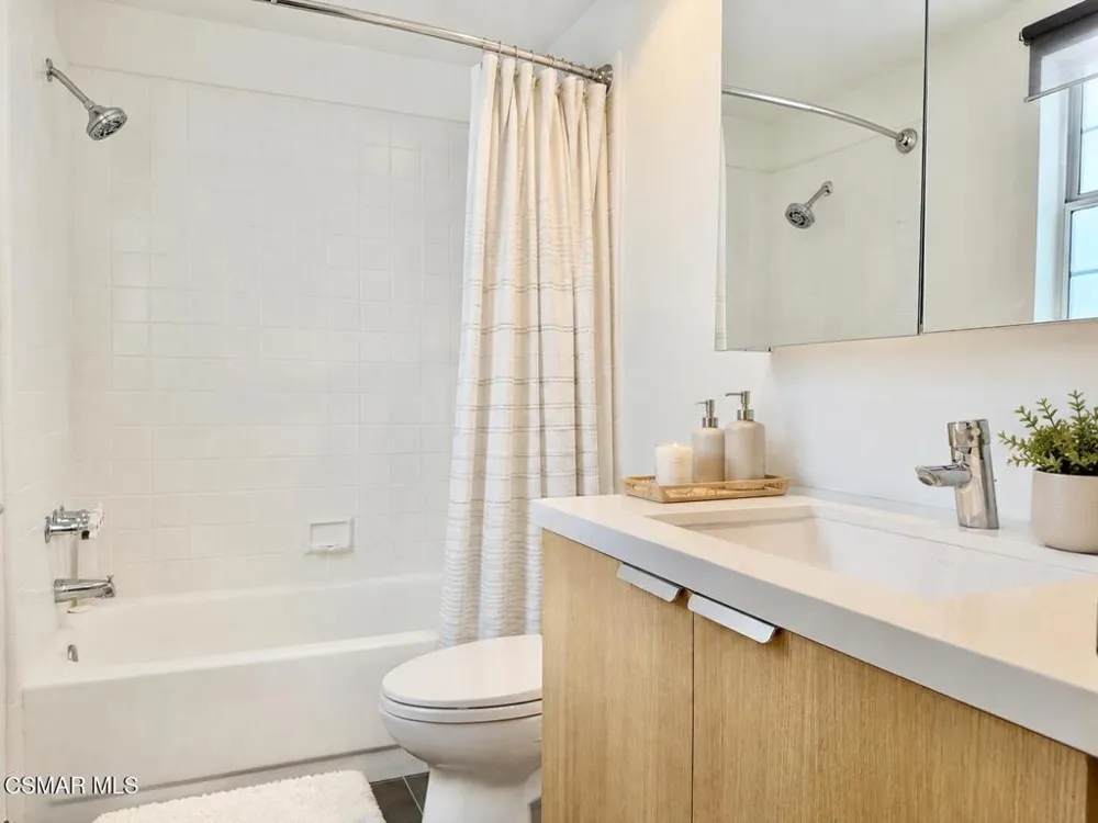 4535 Lennox Avenue Sherman Oaks, CA 91423