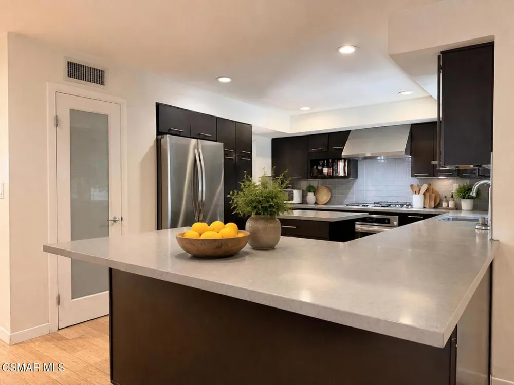 4535 Lennox Avenue Sherman Oaks, CA 91423