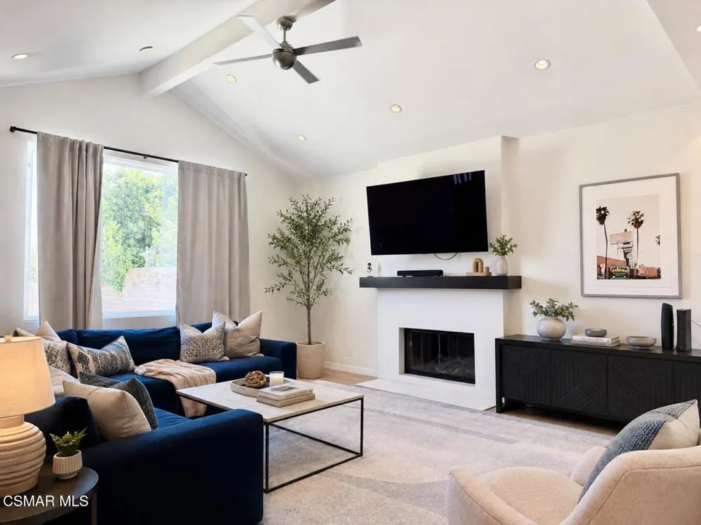 4535 Lennox Avenue Sherman Oaks, CA 91423