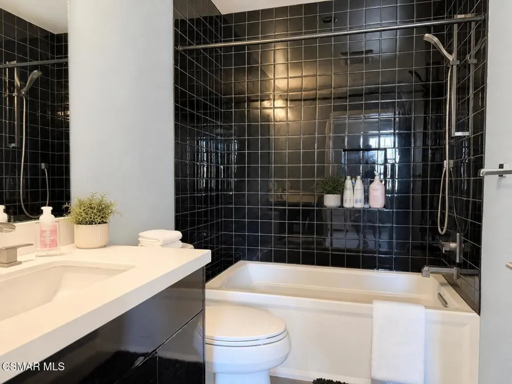 4535 Lennox Avenue Sherman Oaks, CA 91423