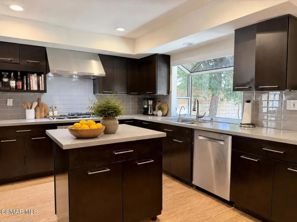 4535 Lennox Avenue Sherman Oaks, CA 91423