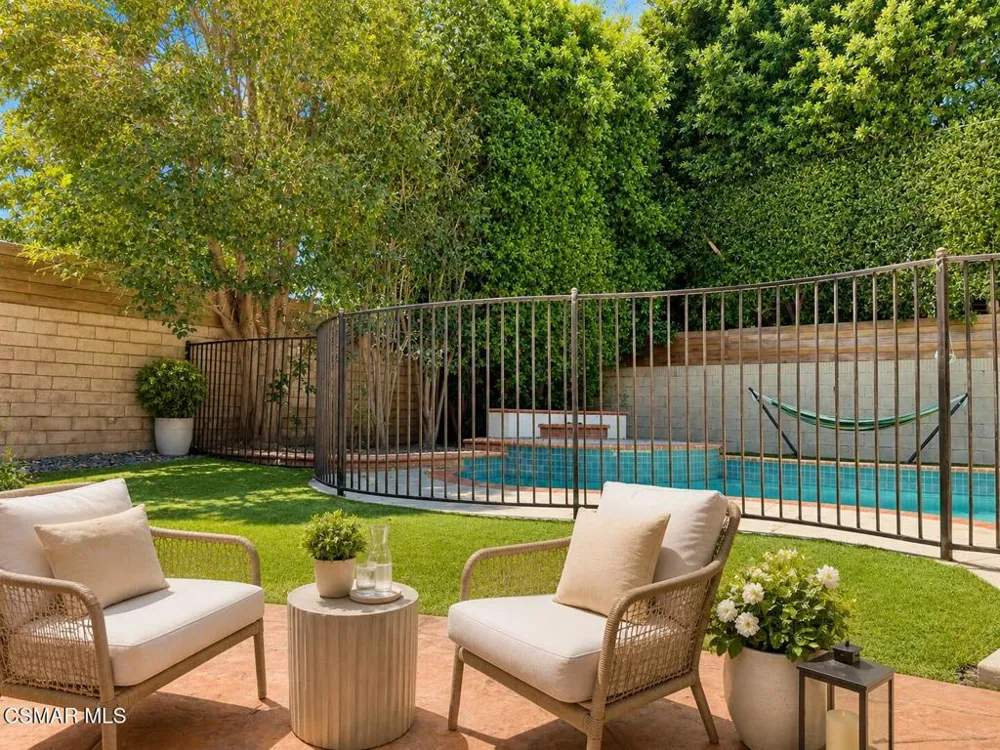 4535 Lennox Avenue Sherman Oaks, CA 91423