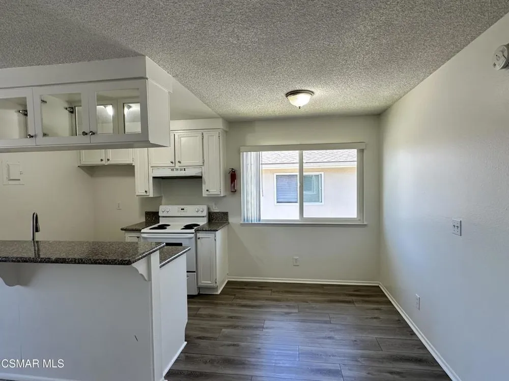 1669 Calle Zafiro Newbury Park, CA 91320