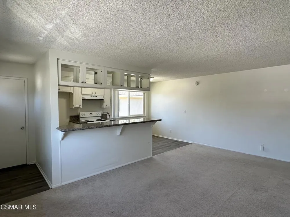 1669 Calle Zafiro Newbury Park, CA 91320