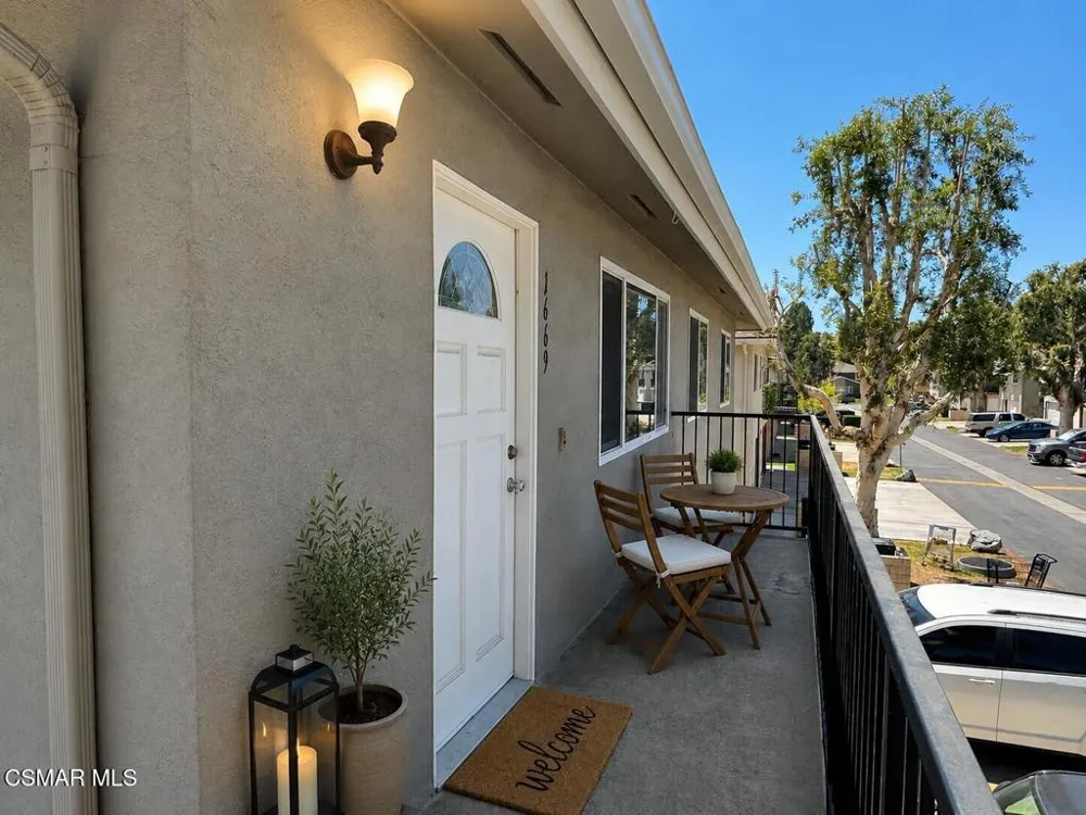 1669 Calle Zafiro Newbury Park, CA 91320
