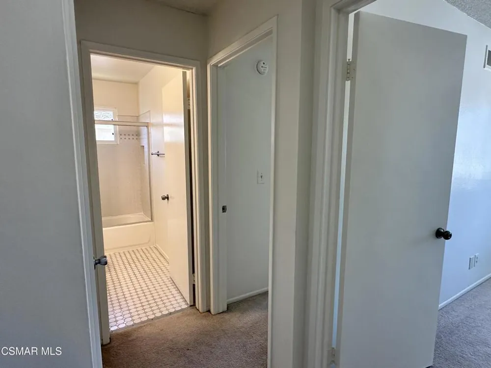 1669 Calle Zafiro Newbury Park, CA 91320