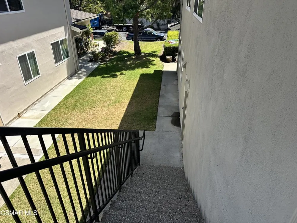 1669 Calle Zafiro Newbury Park, CA 91320