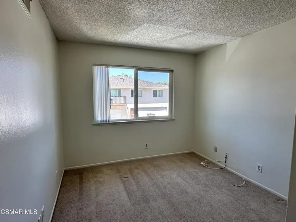1669 Calle Zafiro Newbury Park, CA 91320